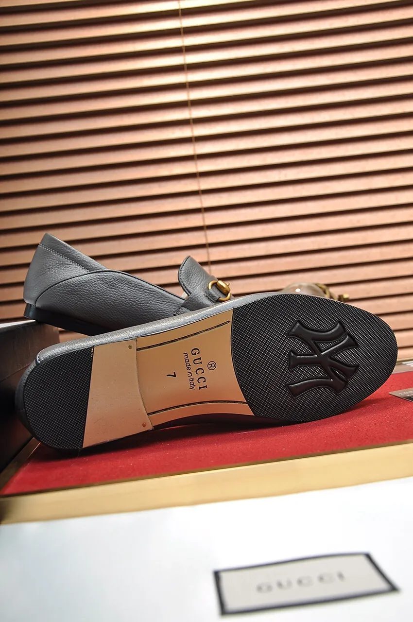 Men's shoes 💰520💶【GUCCI】 (High-end Niuli) New 🍀Gucci* - top version Gucci Peas shoes! Made of imported original cowhide, the inner top layer is comfortable cowhide lining! Original wear-resistant rubber outsole! High quality products! Code number 38-44!